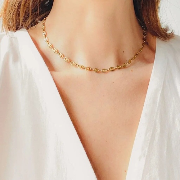 VINTAGE Givenchy NECKLACE EUC Gold - Picture 4 of 13